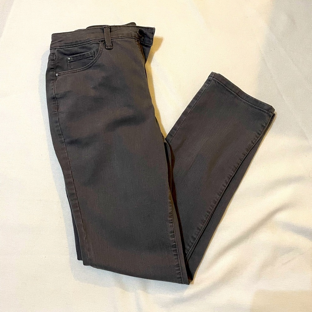 Charter women’s Lexington straight gray denim jeans